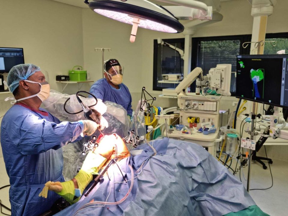 MAKO SmartRoboticsTM knee and hip replacements